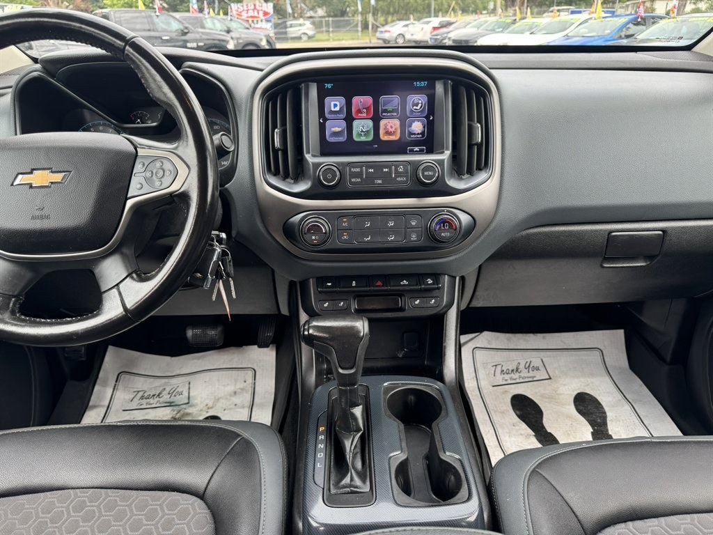 2017 White /Black Chevrolet Colorado (1GCGSDEN6H1) with an 3.6l V6 DI Dohc 3.6l engine, Automatic transmission, located at 745 East Steele Rd., West Columbia, SC, 29170, (803) 755-9148, 33.927212, -81.148483- Photo#11