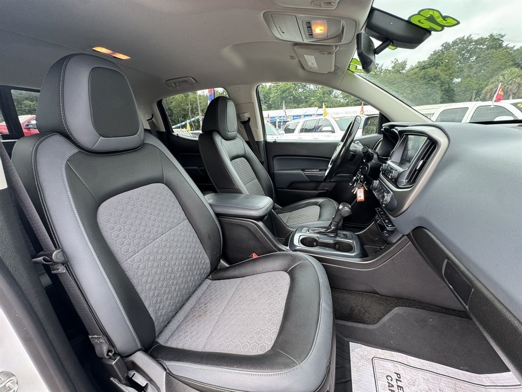 2017 White /Black Chevrolet Colorado (1GCGSDEN6H1) with an 3.6l V6 DI Dohc 3.6l engine, Automatic transmission, located at 745 East Steele Rd., West Columbia, SC, 29170, (803) 755-9148, 33.927212, -81.148483- Photo#24