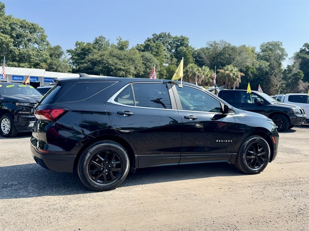 2022 Black /Black Chevrolet Equinox (3GNAXKEV7NL) with an 1.5l I-4 DI Dohc T/C 1.5l engine, Automatic transmission, located at 745 East Steele Rd., West Columbia, SC, 29170, (803) 755-9148, 33.927212, -81.148483- Photo#3