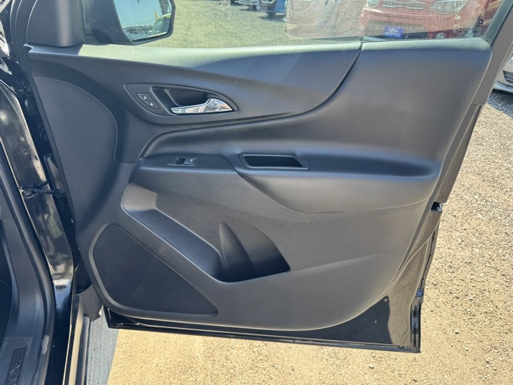 2022 Black /Black Chevrolet Equinox (3GNAXKEV7NL) with an 1.5l I-4 DI Dohc T/C 1.5l engine, Automatic transmission, located at 745 East Steele Rd., West Columbia, SC, 29170, (803) 755-9148, 33.927212, -81.148483- Photo#24