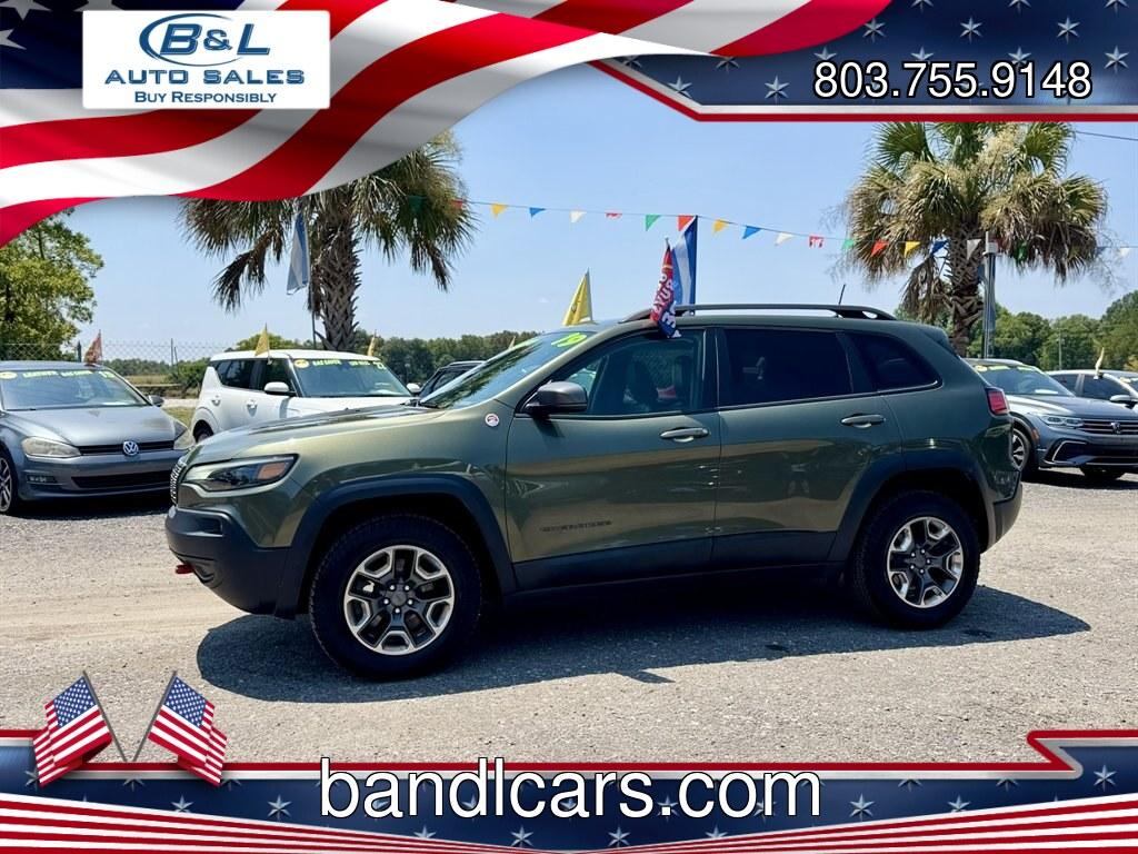 2019 Green /Black Jeep Cherokee (1C4PJMBX1KB) with an 3.2l V6 Smpi Dohc 3.2l engine, Automatic transmission, located at 745 East Steele Rd., West Columbia, SC, 29170, (803) 755-9148, 33.927212, -81.148483- Photo#0