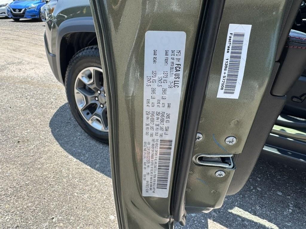 2019 Green /Black Jeep Cherokee (1C4PJMBX1KB) with an 3.2l V6 Smpi Dohc 3.2l engine, Automatic transmission, located at 745 East Steele Rd., West Columbia, SC, 29170, (803) 755-9148, 33.927212, -81.148483- Photo#34