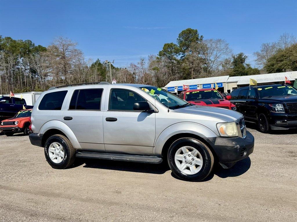 2007 Silver /Grey Dodge Durango (1D8HD38P87F) with an 4.7l V8 EFI Flex 4.7l engine, Auto transmission, located at 745 East Steele Rd., West Columbia, SC, 29170, (803) 755-9148, 33.927212, -81.148483 - Photo#2
