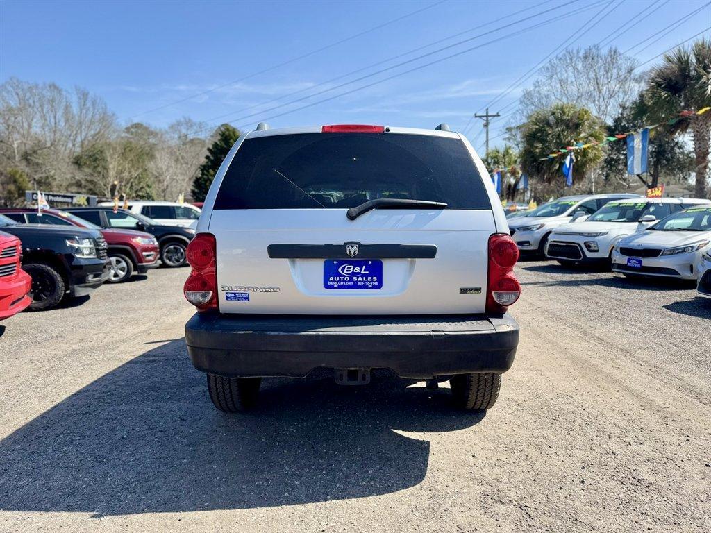 2007 Silver /Grey Dodge Durango (1D8HD38P87F) with an 4.7l V8 EFI Flex 4.7l engine, Auto transmission, located at 745 East Steele Rd., West Columbia, SC, 29170, (803) 755-9148, 33.927212, -81.148483 - Photo#4