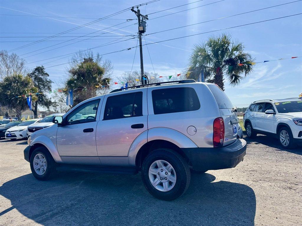 2007 Silver /Grey Dodge Durango (1D8HD38P87F) with an 4.7l V8 EFI Flex 4.7l engine, Auto transmission, located at 745 East Steele Rd., West Columbia, SC, 29170, (803) 755-9148, 33.927212, -81.148483 - Photo#5