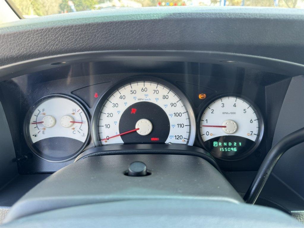 2007 Silver /Grey Dodge Durango (1D8HD38P87F) with an 4.7l V8 EFI Flex 4.7l engine, Auto transmission, located at 745 East Steele Rd., West Columbia, SC, 29170, (803) 755-9148, 33.927212, -81.148483 - Photo#10