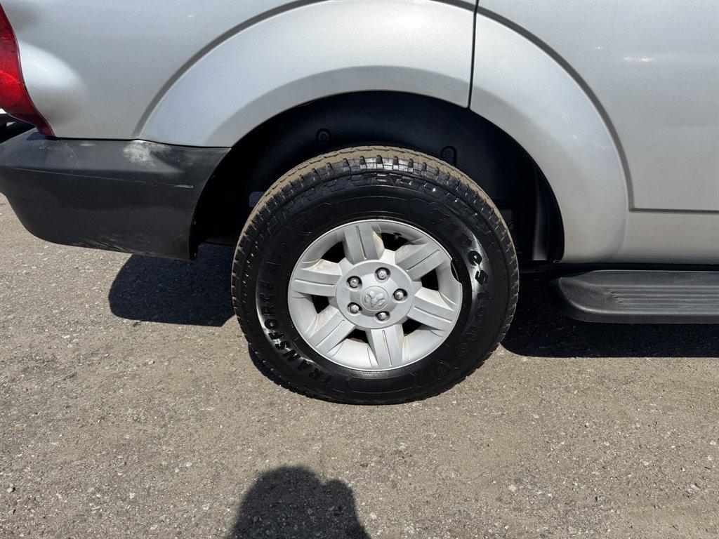2007 Silver /Grey Dodge Durango (1D8HD38P87F) with an 4.7l V8 EFI Flex 4.7l engine, Auto transmission, located at 745 East Steele Rd., West Columbia, SC, 29170, (803) 755-9148, 33.927212, -81.148483 - Photo#25