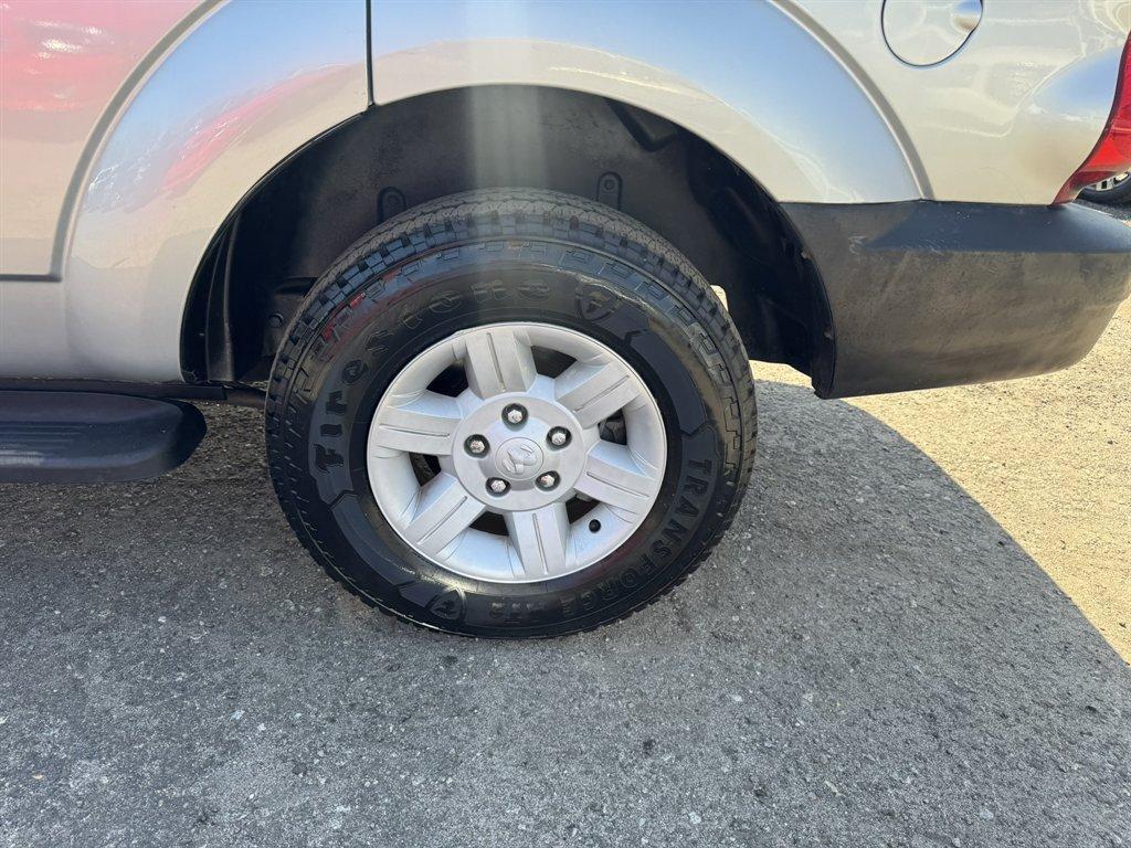 2007 Silver /Grey Dodge Durango (1D8HD38P87F) with an 4.7l V8 EFI Flex 4.7l engine, Auto transmission, located at 745 East Steele Rd., West Columbia, SC, 29170, (803) 755-9148, 33.927212, -81.148483 - Photo#26