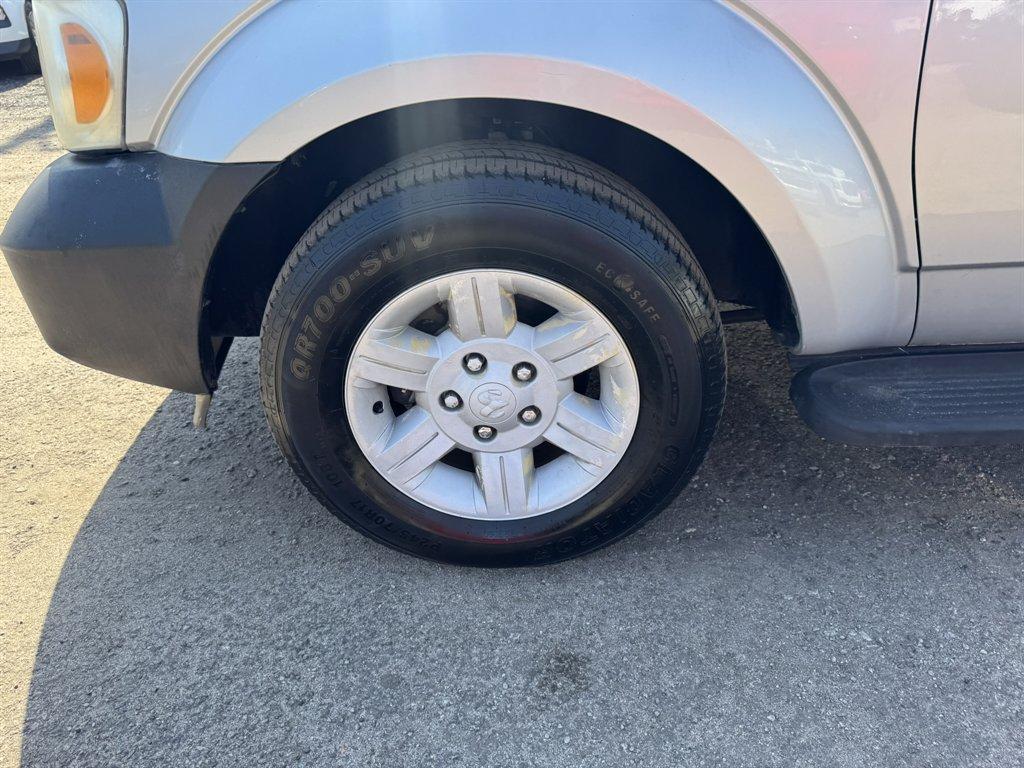 2007 Silver /Grey Dodge Durango (1D8HD38P87F) with an 4.7l V8 EFI Flex 4.7l engine, Auto transmission, located at 745 East Steele Rd., West Columbia, SC, 29170, (803) 755-9148, 33.927212, -81.148483 - Photo#27