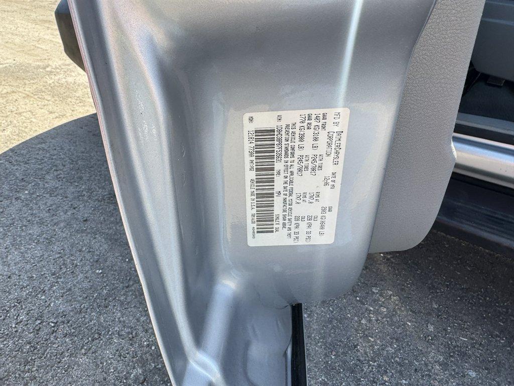 2007 Silver /Grey Dodge Durango (1D8HD38P87F) with an 4.7l V8 EFI Flex 4.7l engine, Auto transmission, located at 745 East Steele Rd., West Columbia, SC, 29170, (803) 755-9148, 33.927212, -81.148483 - Photo#28