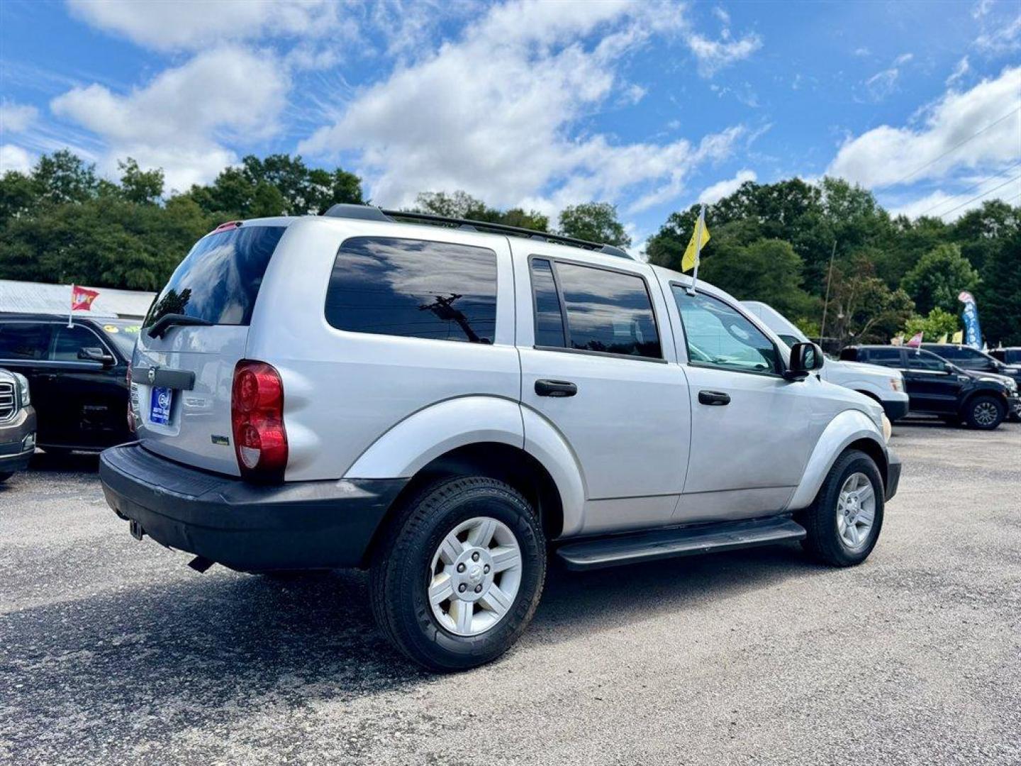 2007 Silver /Grey Dodge Durango (1D8HD38P87F) with an 4.7l V8 EFI Flex 4.7l engine, Automatic transmission, located at 745 East Steele Rd., West Columbia, SC, 29170, (803) 755-9148, 33.927212, -81.148483- Photo#3