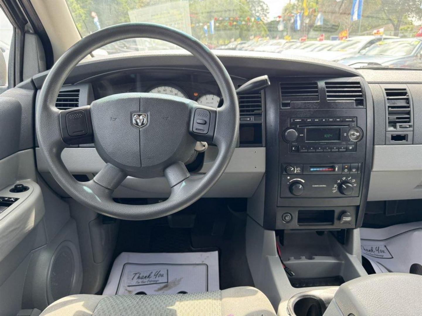 2007 Silver /Grey Dodge Durango (1D8HD38P87F) with an 4.7l V8 EFI Flex 4.7l engine, Automatic transmission, located at 745 East Steele Rd., West Columbia, SC, 29170, (803) 755-9148, 33.927212, -81.148483- Photo#6