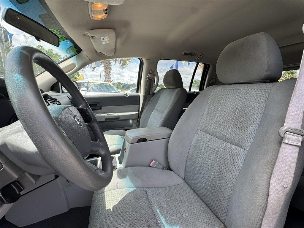 2007 Silver /Grey Dodge Durango (1D8HD38P87F) with an 4.7l V8 EFI Flex 4.7l engine, Automatic transmission, located at 745 East Steele Rd., West Columbia, SC, 29170, (803) 755-9148, 33.927212, -81.148483- Photo#16