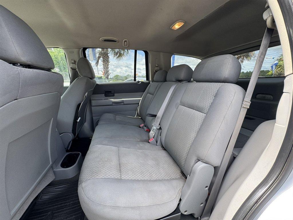 2007 Silver /Grey Dodge Durango (1D8HD38P87F) with an 4.7l V8 EFI Flex 4.7l engine, Automatic transmission, located at 745 East Steele Rd., West Columbia, SC, 29170, (803) 755-9148, 33.927212, -81.148483- Photo#18