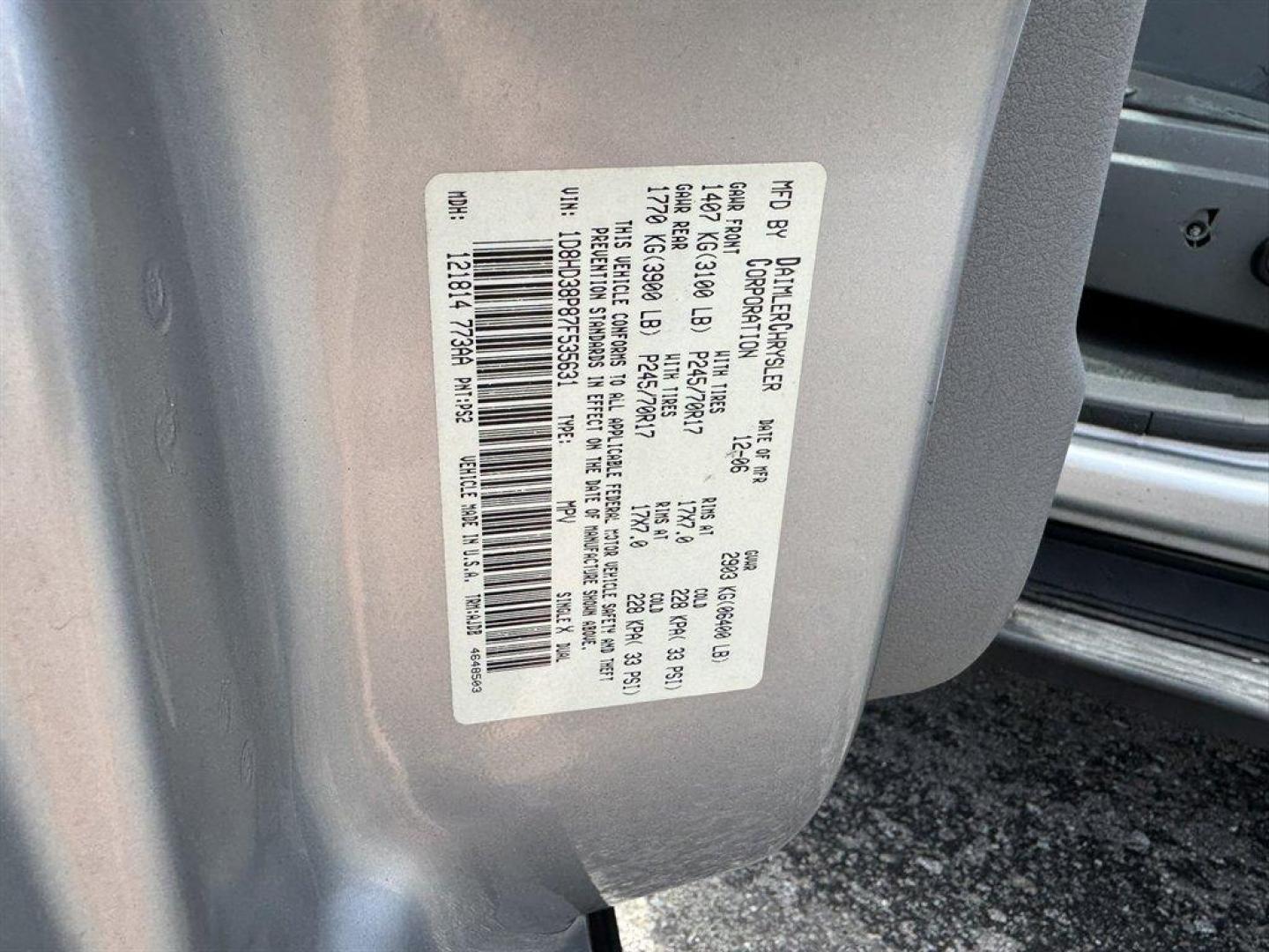 2007 Silver /Grey Dodge Durango (1D8HD38P87F) with an 4.7l V8 EFI Flex 4.7l engine, Automatic transmission, located at 745 East Steele Rd., West Columbia, SC, 29170, (803) 755-9148, 33.927212, -81.148483- Photo#28