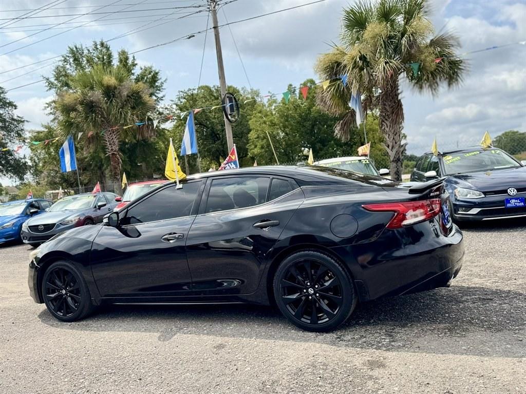 2017 Black /Black Nissan Maxima (1N4AA6AP9HC) with an 3.5l V6 Smpi Dohc Cvtcs 3 engine, Automatic transmission, located at 745 East Steele Rd., West Columbia, SC, 29170, (803) 755-9148, 33.927212, -81.148483- Photo#5