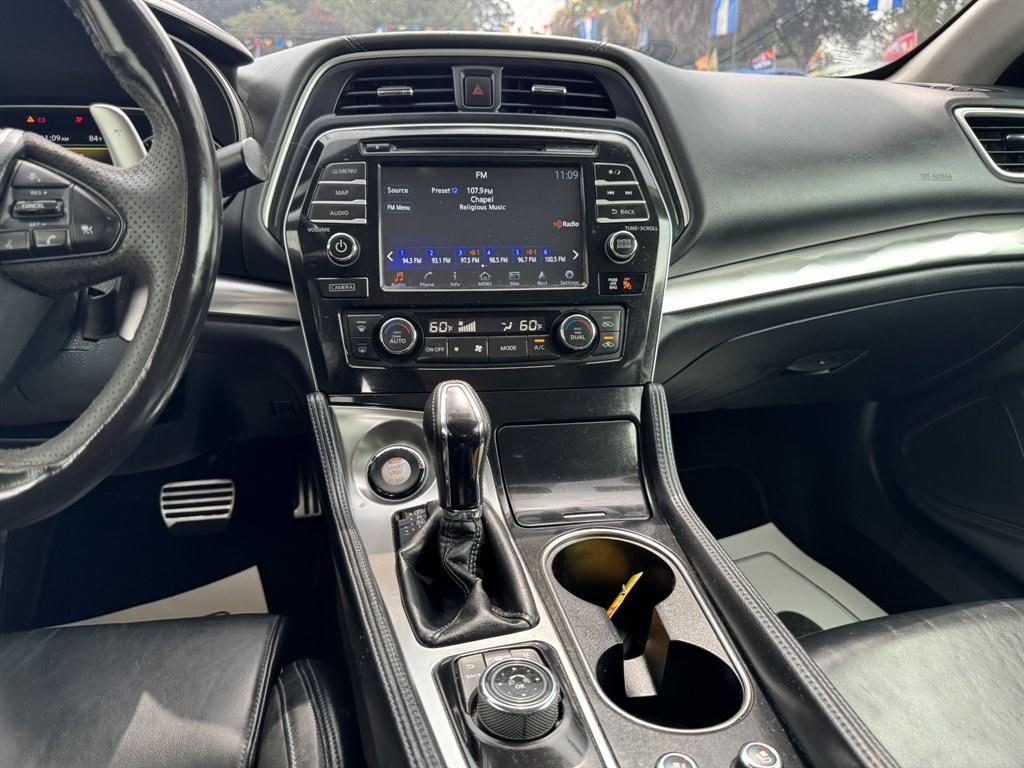 2017 Black /Black Nissan Maxima (1N4AA6AP9HC) with an 3.5l V6 Smpi Dohc Cvtcs 3 engine, Automatic transmission, located at 745 East Steele Rd., West Columbia, SC, 29170, (803) 755-9148, 33.927212, -81.148483- Photo#11