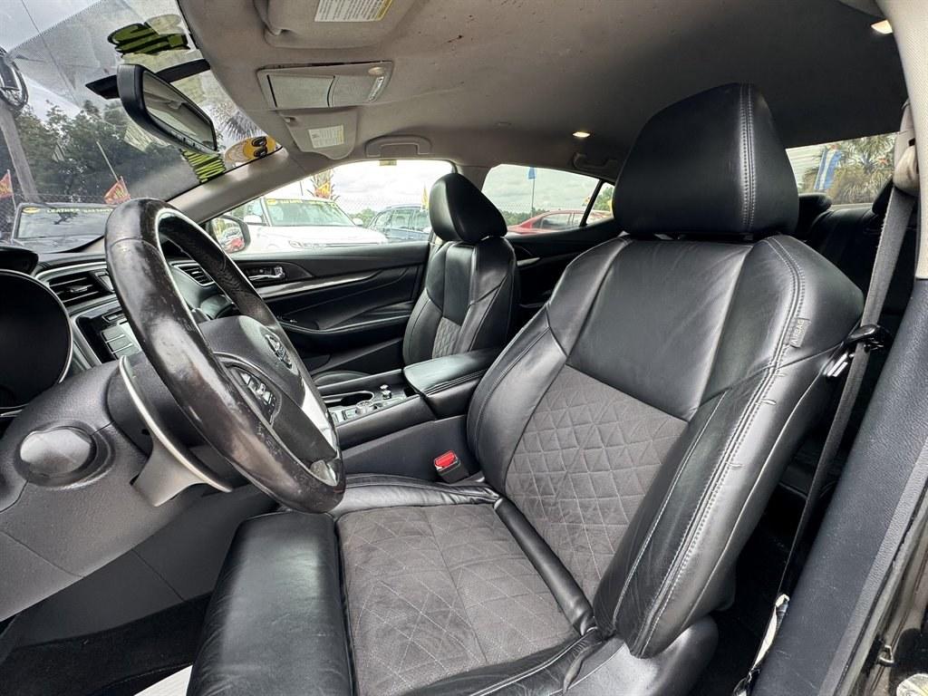 2017 Black /Black Nissan Maxima (1N4AA6AP9HC) with an 3.5l V6 Smpi Dohc Cvtcs 3 engine, Automatic transmission, located at 745 East Steele Rd., West Columbia, SC, 29170, (803) 755-9148, 33.927212, -81.148483- Photo#17