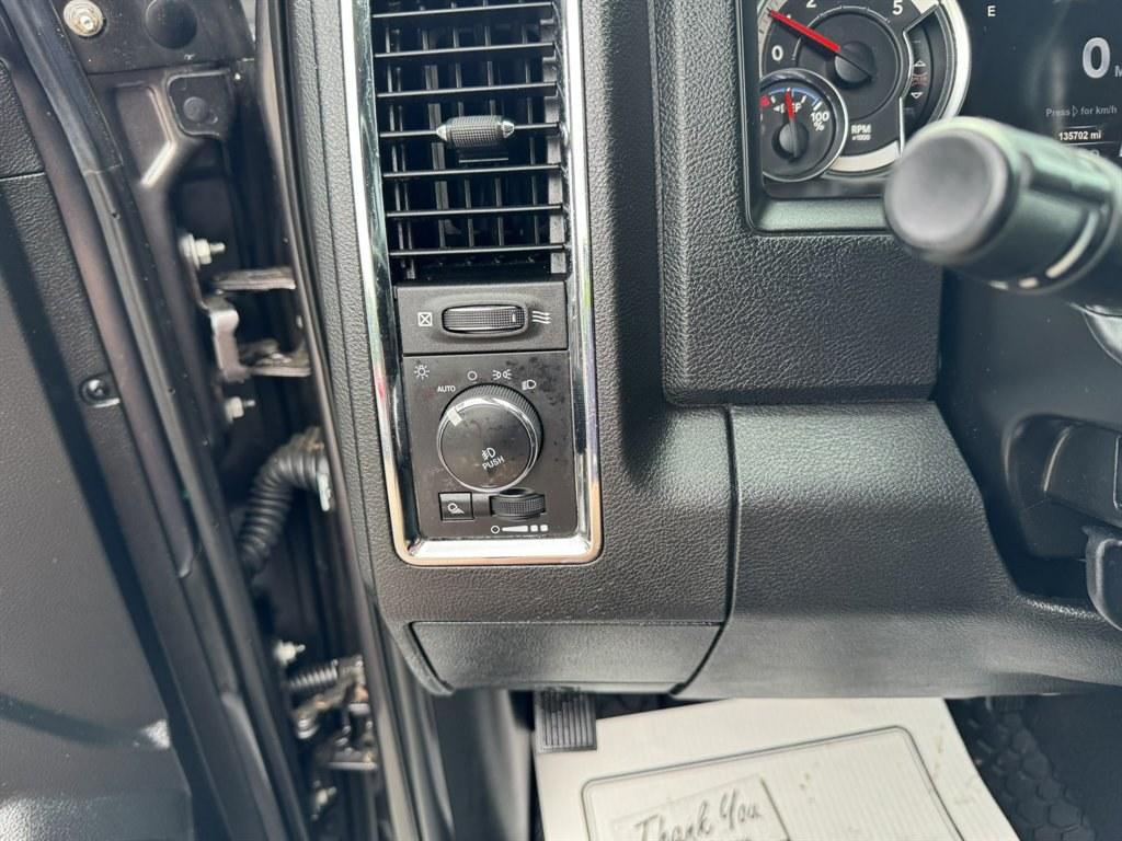 2018 Grey /Black Ram 1500 (1C6RR7NM1JS) with an 3.0l V6 DI Dohc Tdsl 3.0l engine, Automatic transmission, located at 745 East Steele Rd., West Columbia, SC, 29170, (803) 755-9148, 33.927212, -81.148483- Photo#17