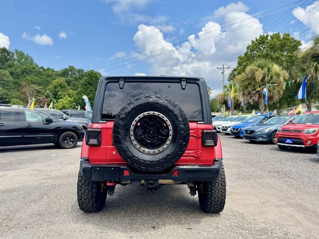 2018 Red /Black Jeep ALL-NEW Wrangler (1C4HJXFGXJW) with an 3.6l V6 MPI Dohc 3.6l engine, Automatic transmission, located at 745 East Steele Rd., West Columbia, SC, 29170, (803) 755-9148, 33.927212, -81.148483- Photo#4