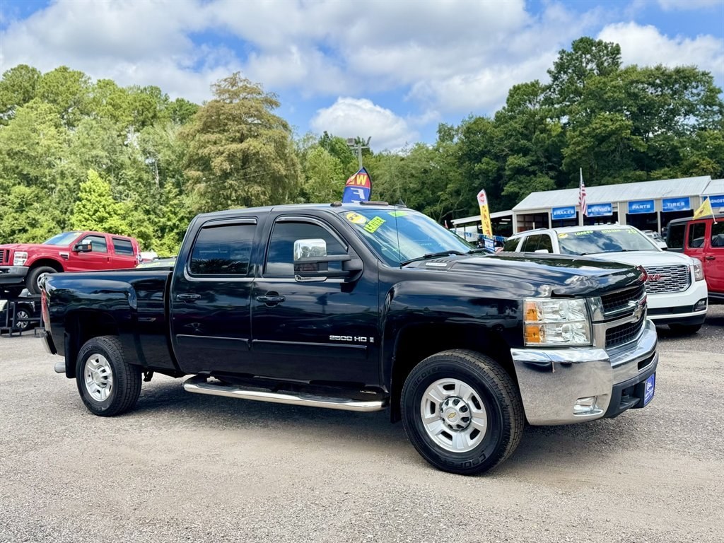 2008 Black /Black Chevrolet Silverado 2500 (1GCHC23668F) with an 6.6l V8 DI DSL T/C 6.6l engine, Automatic transmission, located at 745 East Steele Rd., West Columbia, SC, 29170, (803) 755-9148, 33.927212, -81.148483- Photo#2