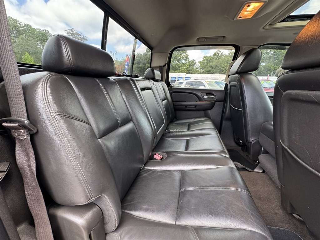 2008 Black /Black Chevrolet Silverado 2500 (1GCHC23668F) with an 6.6l V8 DI DSL T/C 6.6l engine, Automatic transmission, located at 745 East Steele Rd., West Columbia, SC, 29170, (803) 755-9148, 33.927212, -81.148483- Photo#22