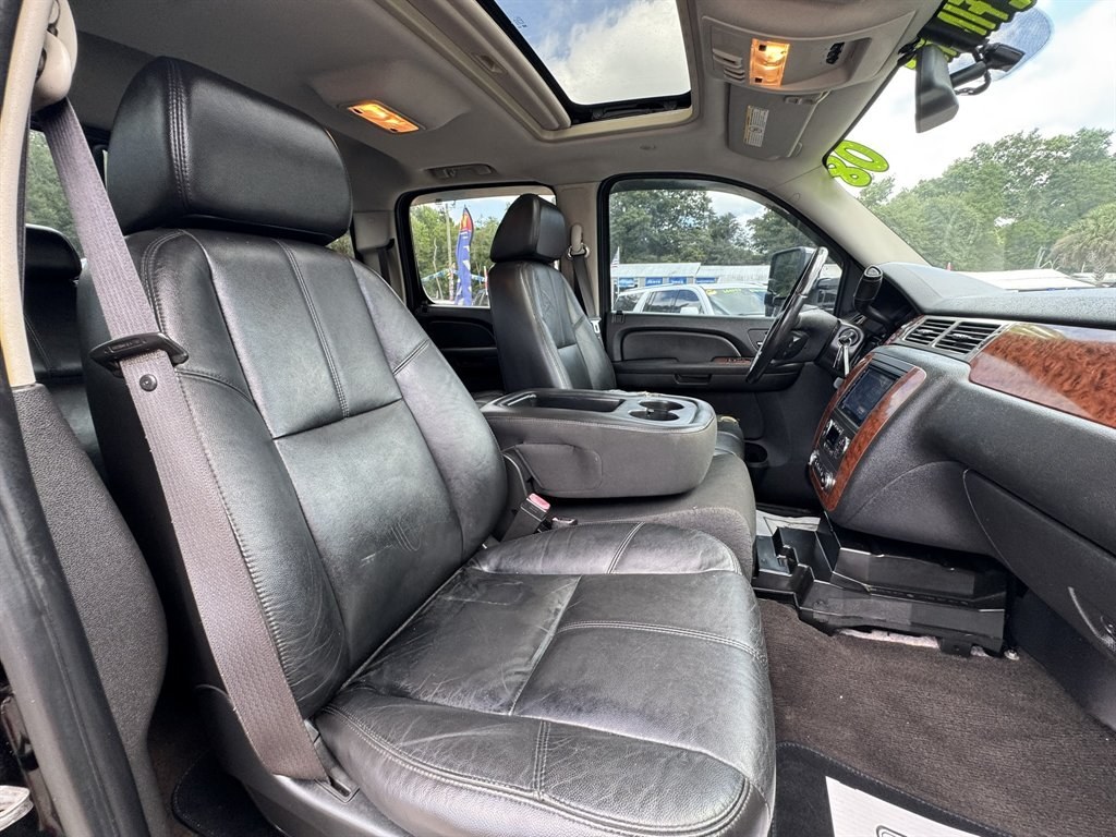 2008 Black /Black Chevrolet Silverado 2500 (1GCHC23668F) with an 6.6l V8 DI DSL T/C 6.6l engine, Automatic transmission, located at 745 East Steele Rd., West Columbia, SC, 29170, (803) 755-9148, 33.927212, -81.148483- Photo#24