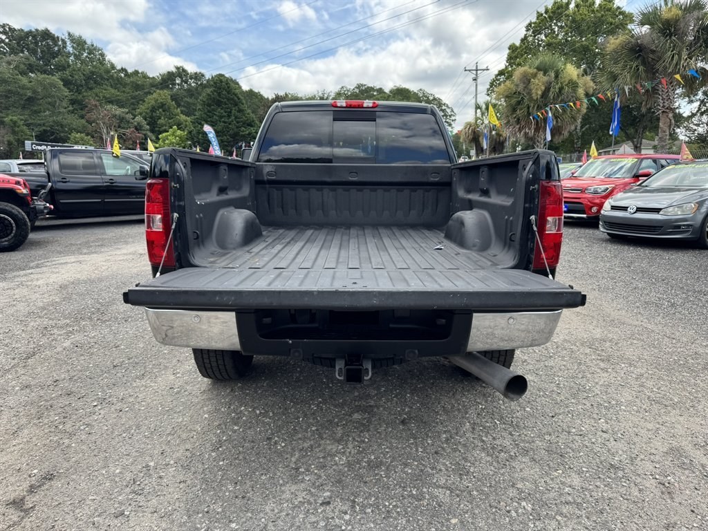 2008 Black /Black Chevrolet Silverado 2500 (1GCHC23668F) with an 6.6l V8 DI DSL T/C 6.6l engine, Automatic transmission, located at 745 East Steele Rd., West Columbia, SC, 29170, (803) 755-9148, 33.927212, -81.148483- Photo#25
