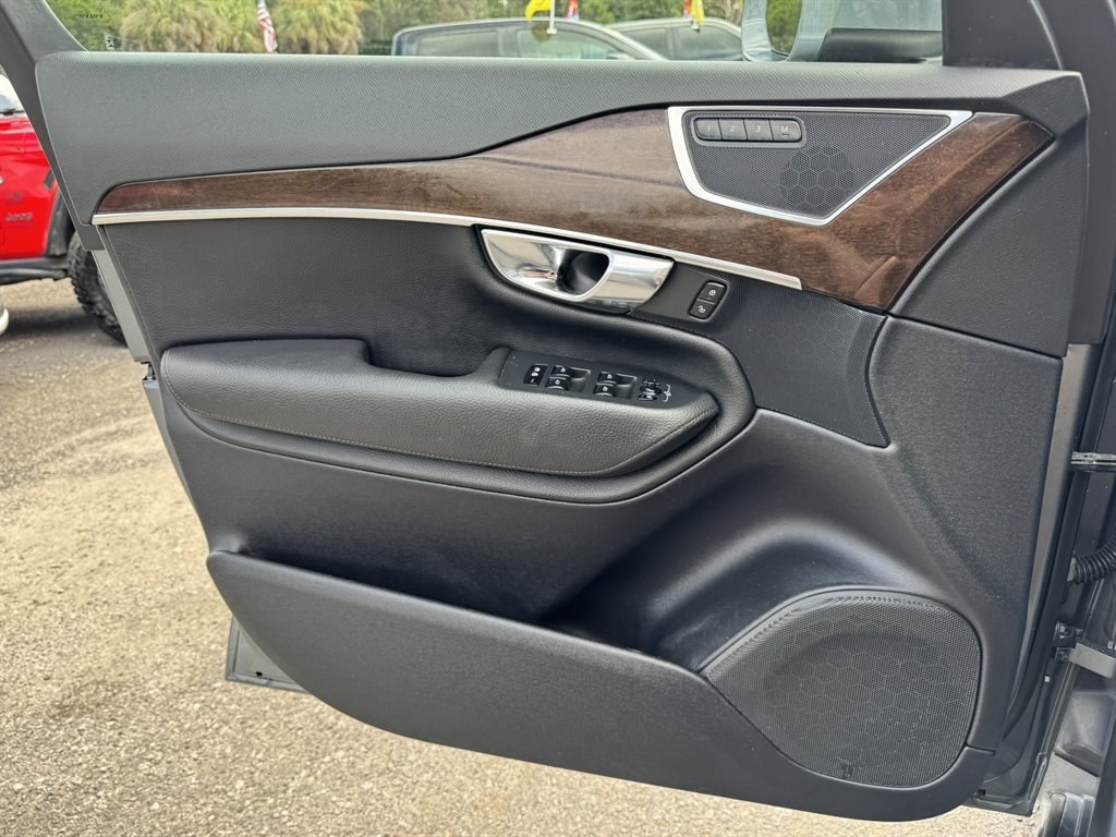 2016 Grey /Black Volvo XC90 (YV4A22PK6G1) with an 2.0l I-4 DI Dohc T/C 2.0l engine, Automatic transmission, located at 745 East Steele Rd., West Columbia, SC, 29170, (803) 755-9148, 33.927212, -81.148483- Photo#19