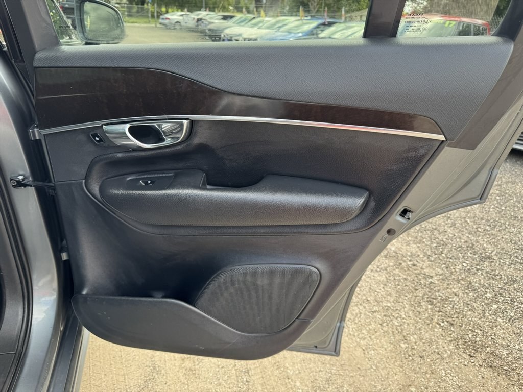 2016 Grey /Black Volvo XC90 (YV4A22PK6G1) with an 2.0l I-4 DI Dohc T/C 2.0l engine, Automatic transmission, located at 745 East Steele Rd., West Columbia, SC, 29170, (803) 755-9148, 33.927212, -81.148483- Photo#24