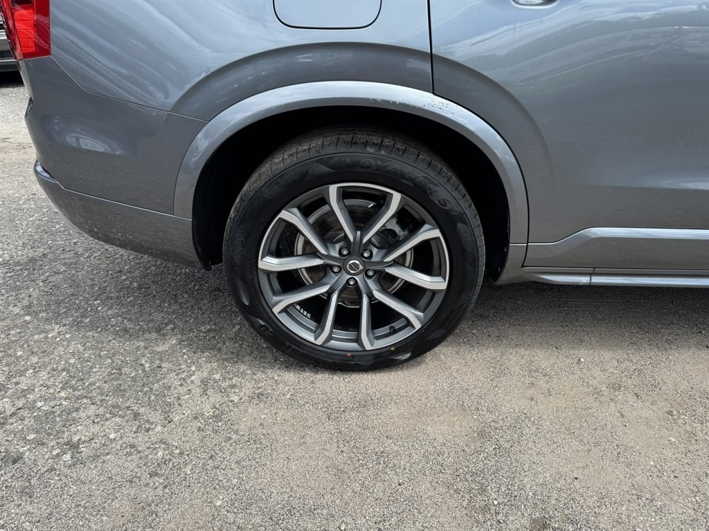 2016 Grey /Black Volvo XC90 (YV4A22PK6G1) with an 2.0l I-4 DI Dohc T/C 2.0l engine, Automatic transmission, located at 745 East Steele Rd., West Columbia, SC, 29170, (803) 755-9148, 33.927212, -81.148483- Photo#33