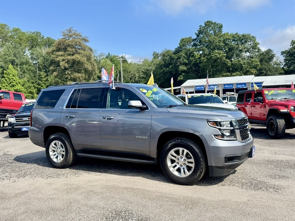 2020 Grey Chevrolet Tahoe (1GNSKBKC1LR) with an 5.3l V8 DI VVT Flex 5.3l engine, located at 745 East Steele Rd., West Columbia, SC, 29170, (803) 755-9148, 33.927212, -81.148483- Photo#2