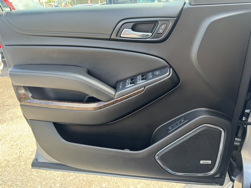 2020 Grey Chevrolet Tahoe (1GNSKBKC1LR) with an 5.3l V8 DI VVT Flex 5.3l engine, located at 745 East Steele Rd., West Columbia, SC, 29170, (803) 755-9148, 33.927212, -81.148483- Photo#19