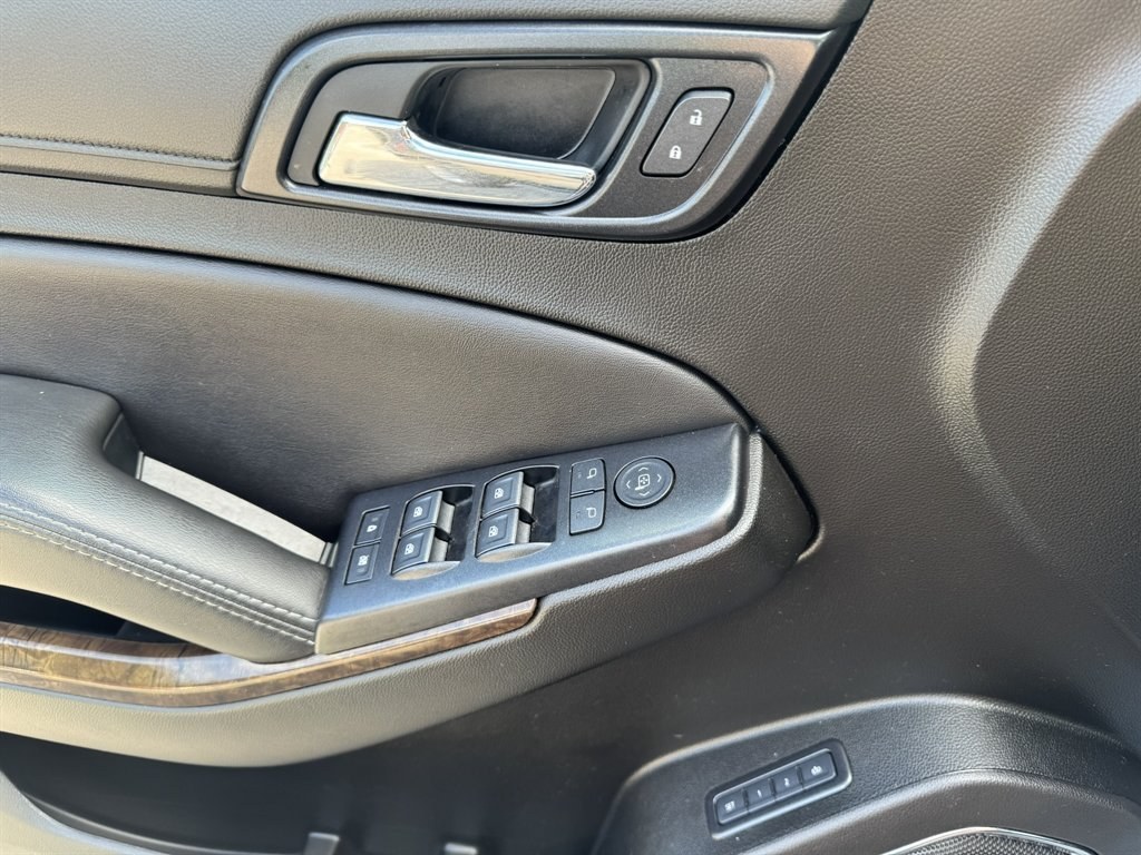 2020 Grey Chevrolet Tahoe (1GNSKBKC1LR) with an 5.3l V8 DI VVT Flex 5.3l engine, located at 745 East Steele Rd., West Columbia, SC, 29170, (803) 755-9148, 33.927212, -81.148483- Photo#20