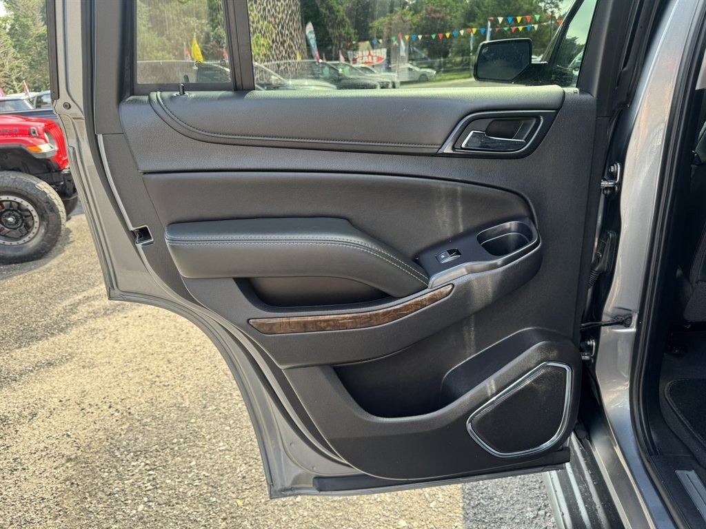2020 Grey Chevrolet Tahoe (1GNSKBKC1LR) with an 5.3l V8 DI VVT Flex 5.3l engine, located at 745 East Steele Rd., West Columbia, SC, 29170, (803) 755-9148, 33.927212, -81.148483- Photo#23