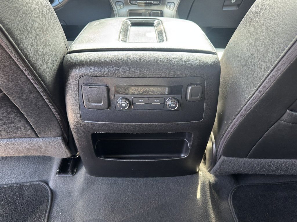 2020 Grey Chevrolet Tahoe (1GNSKBKC1LR) with an 5.3l V8 DI VVT Flex 5.3l engine, located at 745 East Steele Rd., West Columbia, SC, 29170, (803) 755-9148, 33.927212, -81.148483- Photo#25