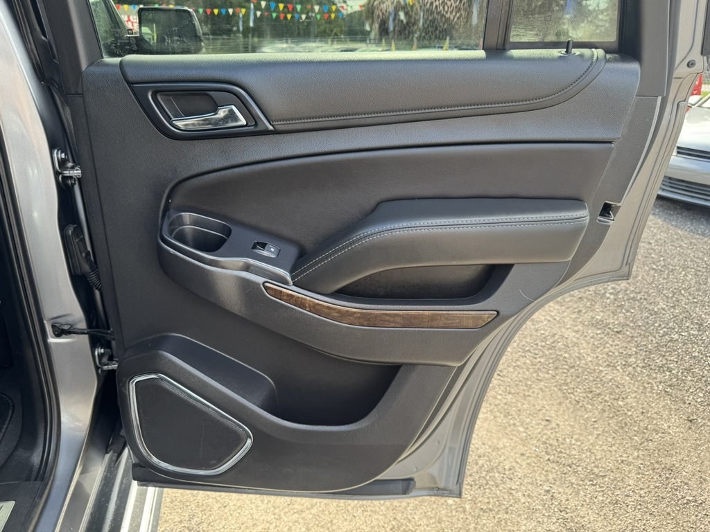 2020 Grey Chevrolet Tahoe (1GNSKBKC1LR) with an 5.3l V8 DI VVT Flex 5.3l engine, located at 745 East Steele Rd., West Columbia, SC, 29170, (803) 755-9148, 33.927212, -81.148483- Photo#27