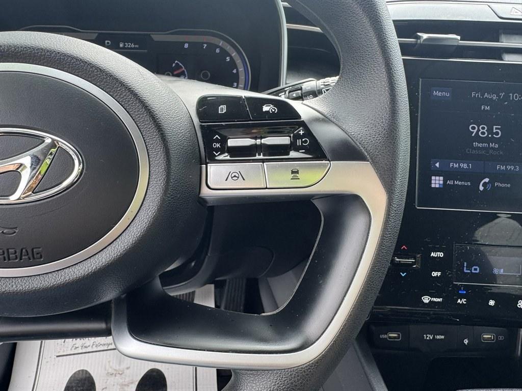 2024 White /Grey Hyundai Tucson (5NMJBCDEXRH) with an 2.5l I-4 DI Dohc 2.5l engine, Automatic transmission, located at 745 East Steele Rd., West Columbia, SC, 29170, (803) 755-9148, 33.927212, -81.148483- Photo#9