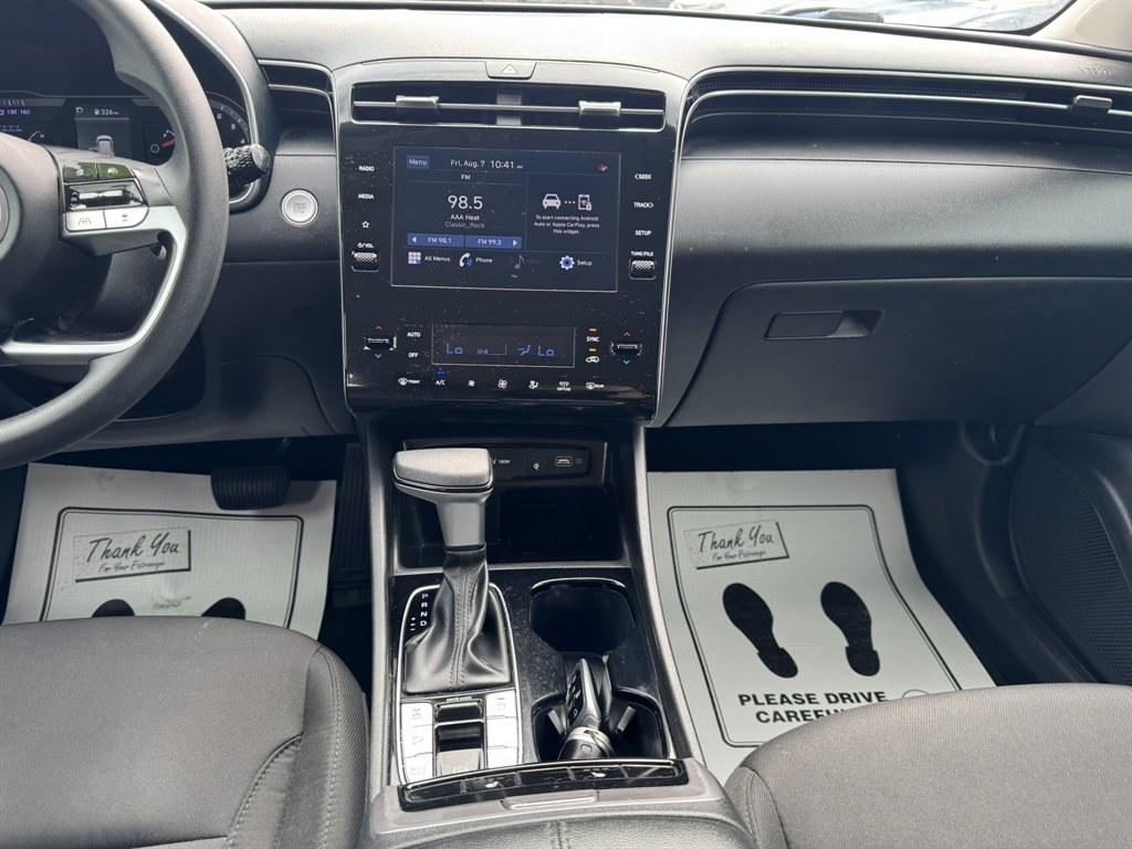 2024 White /Grey Hyundai Tucson (5NMJBCDEXRH) with an 2.5l I-4 DI Dohc 2.5l engine, Automatic transmission, located at 745 East Steele Rd., West Columbia, SC, 29170, (803) 755-9148, 33.927212, -81.148483- Photo#11