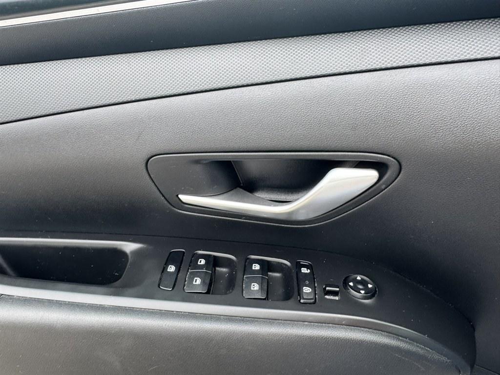 2024 White /Grey Hyundai Tucson (5NMJBCDEXRH) with an 2.5l I-4 DI Dohc 2.5l engine, Automatic transmission, located at 745 East Steele Rd., West Columbia, SC, 29170, (803) 755-9148, 33.927212, -81.148483- Photo#18