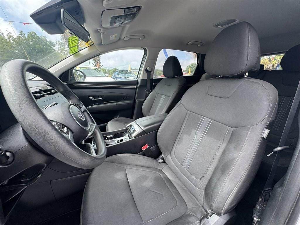 2024 White /Grey Hyundai Tucson (5NMJBCDEXRH) with an 2.5l I-4 DI Dohc 2.5l engine, Automatic transmission, located at 745 East Steele Rd., West Columbia, SC, 29170, (803) 755-9148, 33.927212, -81.148483- Photo#19