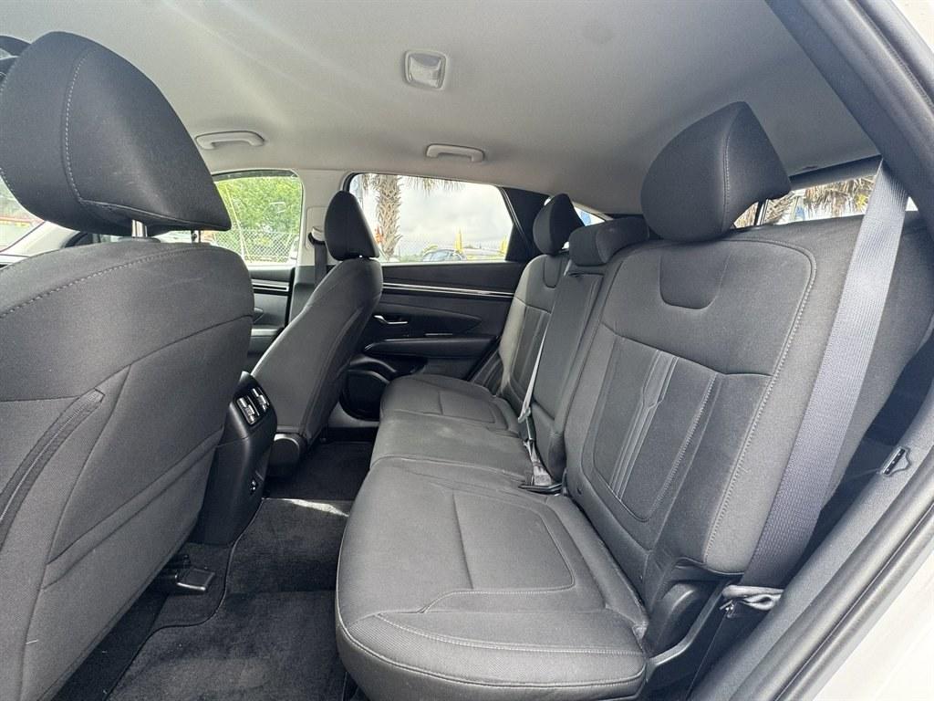 2024 White /Grey Hyundai Tucson (5NMJBCDEXRH) with an 2.5l I-4 DI Dohc 2.5l engine, Automatic transmission, located at 745 East Steele Rd., West Columbia, SC, 29170, (803) 755-9148, 33.927212, -81.148483- Photo#22