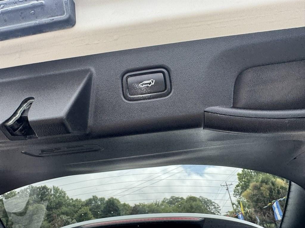 2024 White /Grey Hyundai Tucson (5NMJBCDEXRH) with an 2.5l I-4 DI Dohc 2.5l engine, Automatic transmission, located at 745 East Steele Rd., West Columbia, SC, 29170, (803) 755-9148, 33.927212, -81.148483- Photo#28