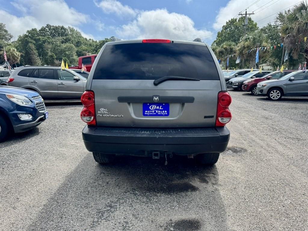 2007 Grey /Grey Dodge Durango (1D8HD38P67F) with an 4.7l V8 EFI Flex 4.7l engine, Automatic transmission, located at 745 East Steele Rd., West Columbia, SC, 29170, (803) 755-9148, 33.927212, -81.148483- Photo#4