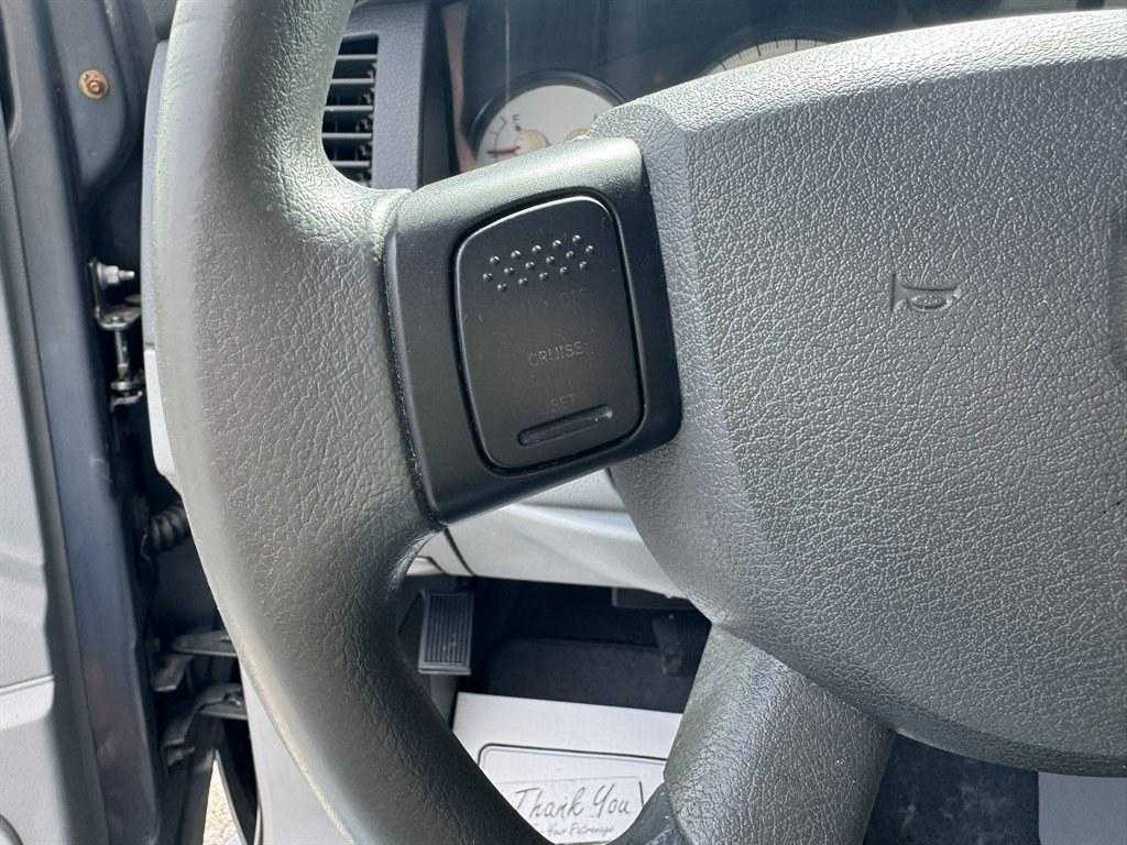 2007 Grey /Grey Dodge Durango (1D8HD38P67F) with an 4.7l V8 EFI Flex 4.7l engine, Automatic transmission, located at 745 East Steele Rd., West Columbia, SC, 29170, (803) 755-9148, 33.927212, -81.148483- Photo#7