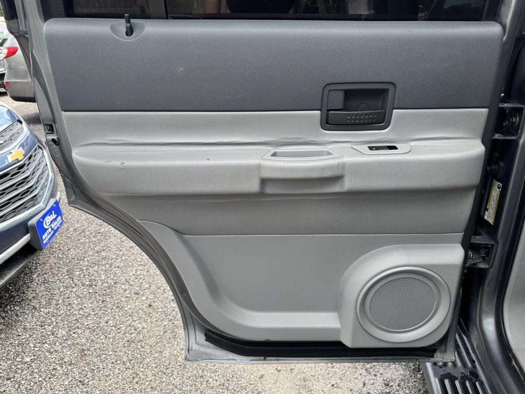 2007 Grey /Grey Dodge Durango (1D8HD38P67F) with an 4.7l V8 EFI Flex 4.7l engine, Automatic transmission, located at 745 East Steele Rd., West Columbia, SC, 29170, (803) 755-9148, 33.927212, -81.148483- Photo#15