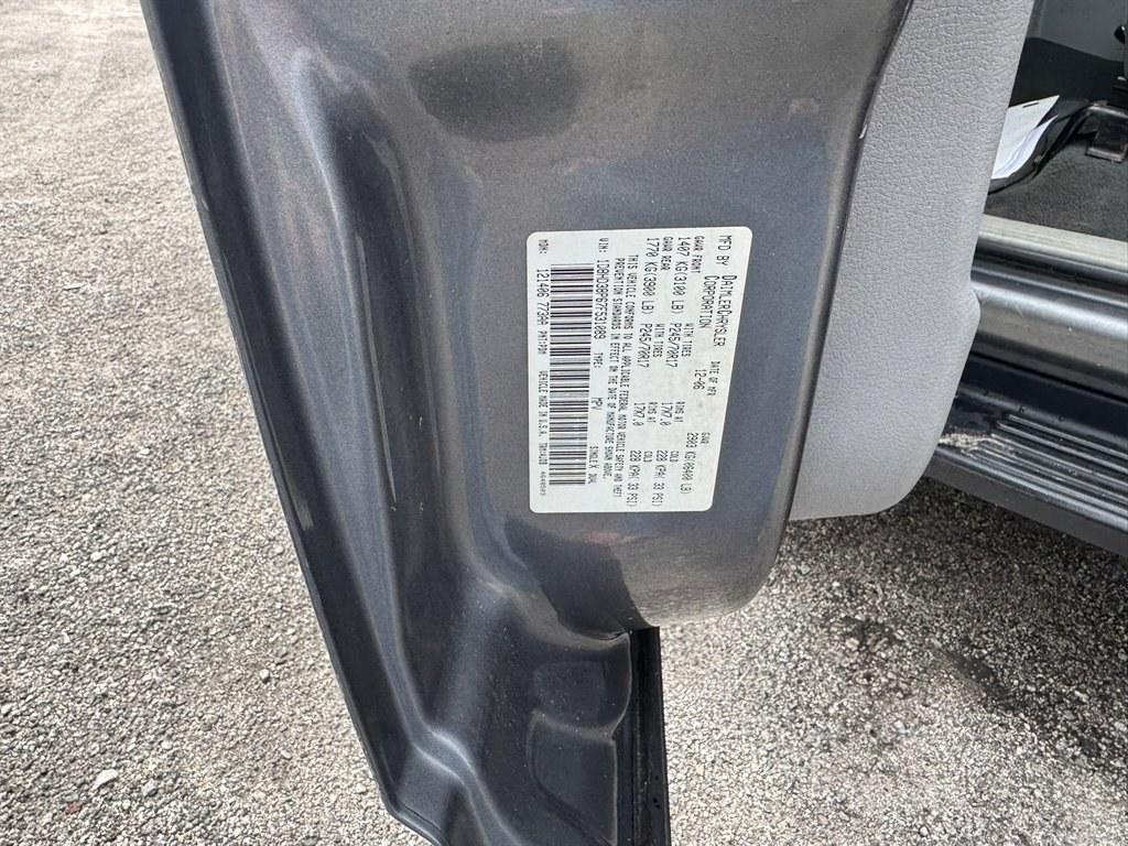 2007 Grey /Grey Dodge Durango (1D8HD38P67F) with an 4.7l V8 EFI Flex 4.7l engine, Automatic transmission, located at 745 East Steele Rd., West Columbia, SC, 29170, (803) 755-9148, 33.927212, -81.148483- Photo#27