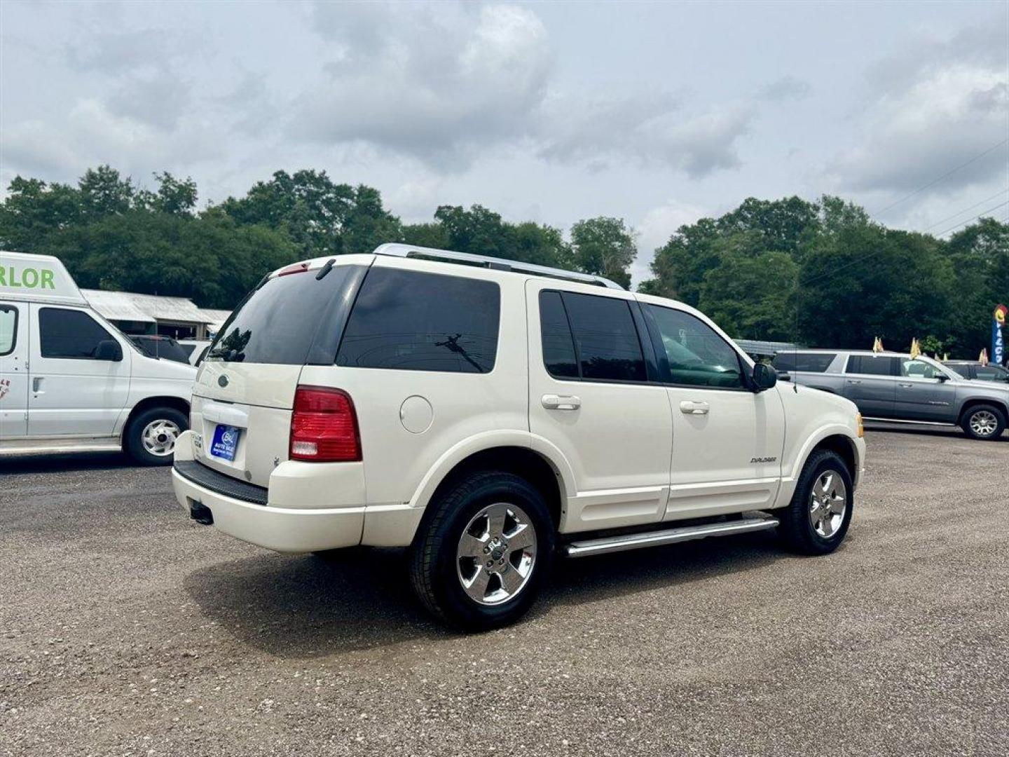 2004 White /Tan Ford Explorer (1FMDU65W54Z) with an 4.6l V8 EFI Sohc 4.6l engine, Automatic transmission, located at 745 East Steele Rd., West Columbia, SC, 29170, (803) 755-9148, 33.927212, -81.148483 - Special Internet Price! 2004 Ford Explorer with AM/FM radio, Cruise control, Sunroof, Leather interior, Keyless entry, 3rd row seating, Rear entertainment, Powered windows, Powered door locks, Plus more! - Photo#3