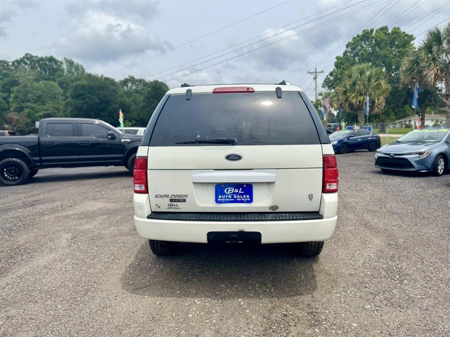 2004 White /Tan Ford Explorer (1FMDU65W54Z) with an 4.6l V8 EFI Sohc 4.6l engine, Automatic transmission, located at 745 East Steele Rd., West Columbia, SC, 29170, (803) 755-9148, 33.927212, -81.148483 - Special Internet Price! 2004 Ford Explorer with AM/FM radio, Cruise control, Sunroof, Leather interior, Keyless entry, 3rd row seating, Rear entertainment, Powered windows, Powered door locks, Plus more! - Photo#4
