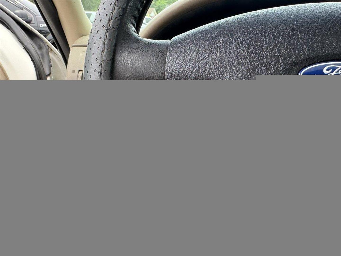 2004 White /Tan Ford Explorer (1FMDU65W54Z) with an 4.6l V8 EFI Sohc 4.6l engine, Automatic transmission, located at 745 East Steele Rd., West Columbia, SC, 29170, (803) 755-9148, 33.927212, -81.148483 - Special Internet Price! 2004 Ford Explorer with AM/FM radio, Cruise control, Sunroof, Leather interior, Keyless entry, 3rd row seating, Rear entertainment, Powered windows, Powered door locks, Plus more! - Photo#8